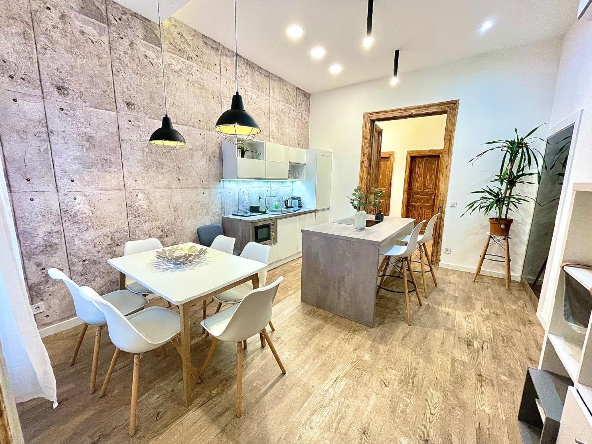 Dream Design Apartment - 3 Bedrooms & Finn Sauna Budapest Luaran gambar