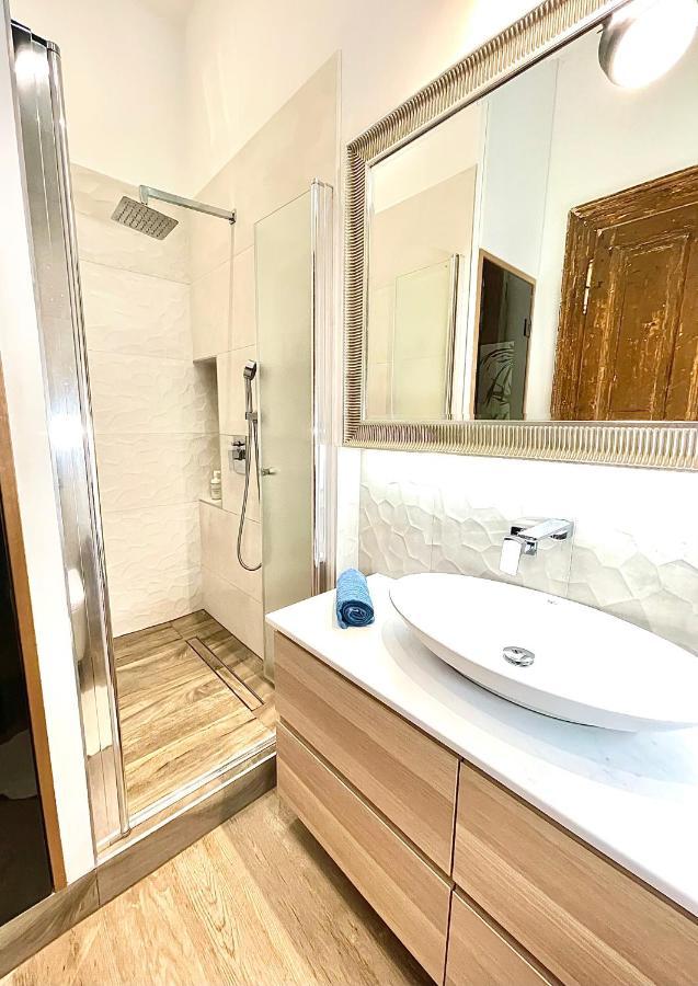 Dream Design Apartment - 3 Bedrooms & Finn Sauna Budapest Luaran gambar